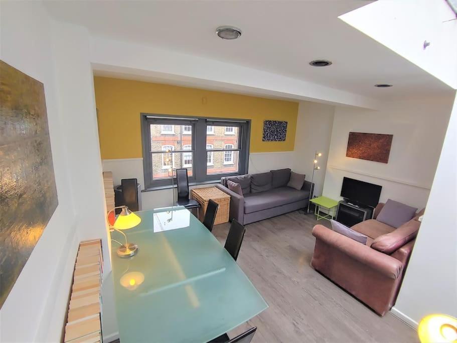 Stylish Apartment Near Carnaby Street, Sleeps 4. London Exterior foto